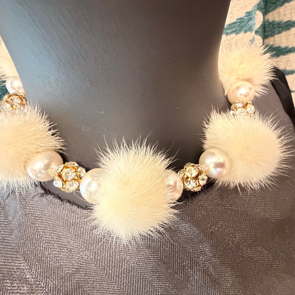 Elegant Mink Cream and Gold Women's Necklace